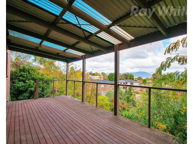 14 HUNTLY Avenue, Mooroolbark VIC 3138