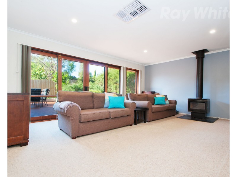 45 CROYDONDALE Drive, Mooroolbark VIC 3138