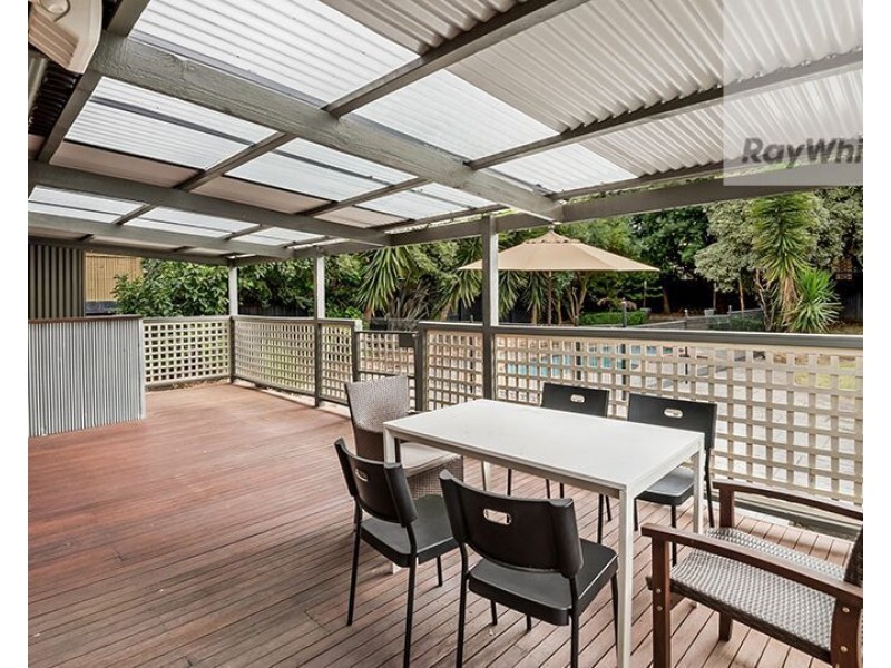 11 ARKARRA Court, Mooroolbark VIC 3138