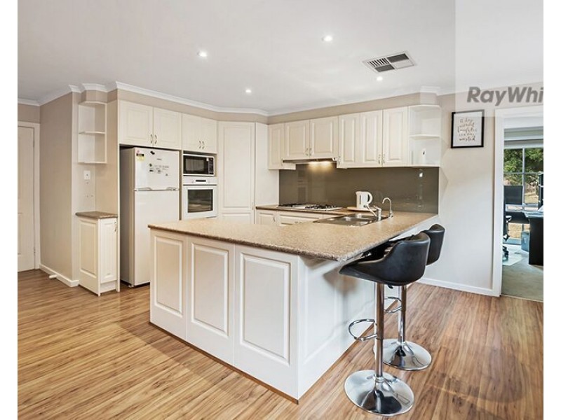 11 ARKARRA Court, Mooroolbark VIC 3138