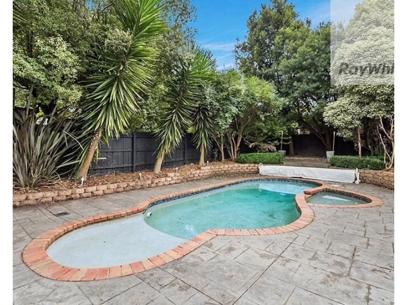 11 ARKARRA Court, Mooroolbark VIC 3138