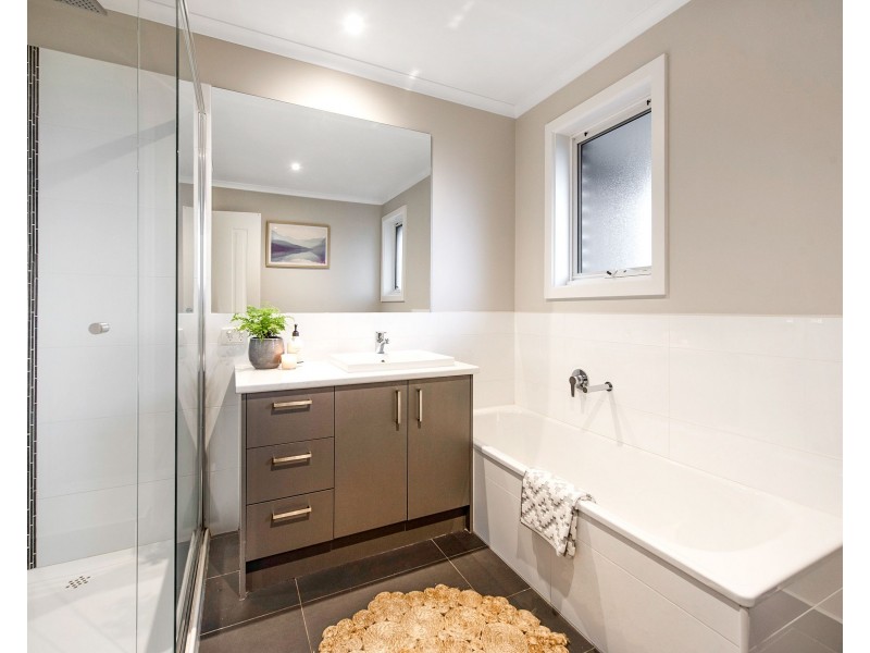 22A Russell Avenue, Mooroolbark VIC 3138