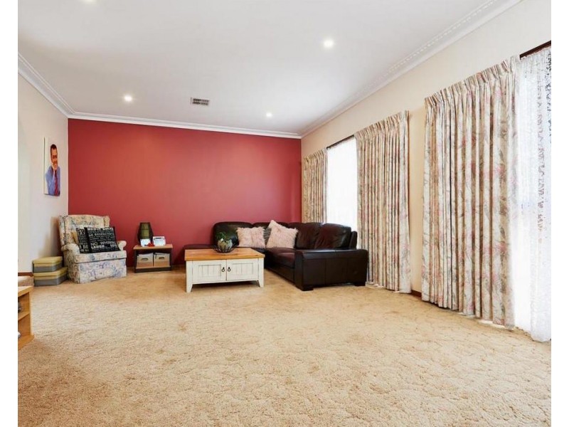 47 MOUNT VIEW Parade, Croydon VIC 3136