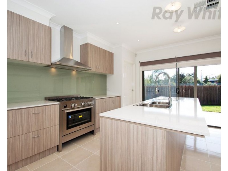 30 BENNISON Street, Croydon VIC 3136