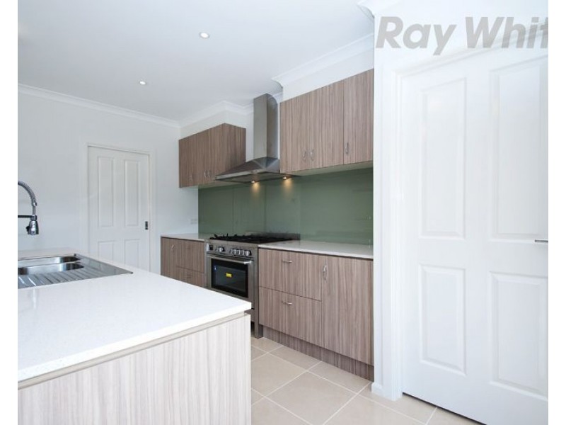 30 BENNISON Street, Croydon VIC 3136