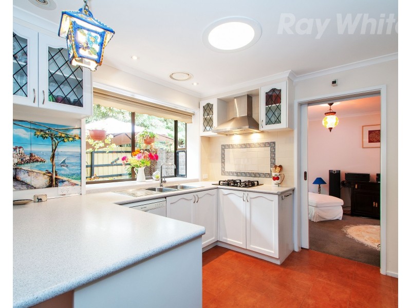 11 PEPPERMINT Place, Croydon Hills VIC 3136