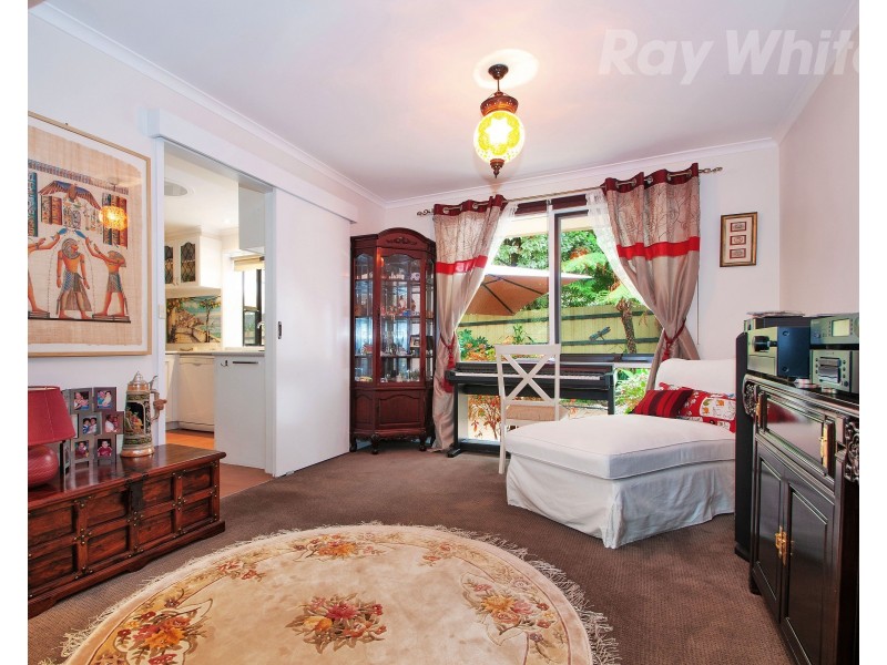 11 PEPPERMINT Place, Croydon Hills VIC 3136