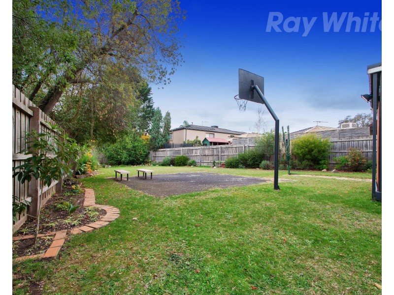 11 PEPPERMINT Place, Croydon Hills VIC 3136