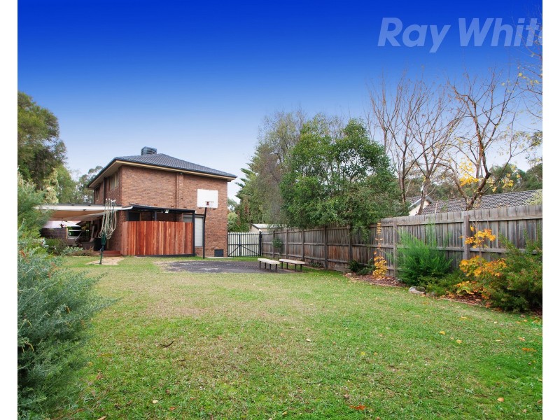 11 PEPPERMINT Place, Croydon Hills VIC 3136