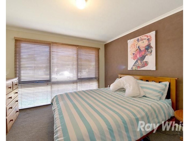 5 HENRY Road, Wantirna South VIC 3152