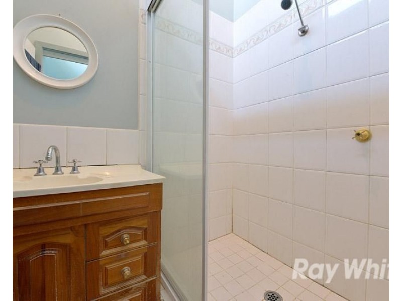 5 HENRY Road, Wantirna South VIC 3152