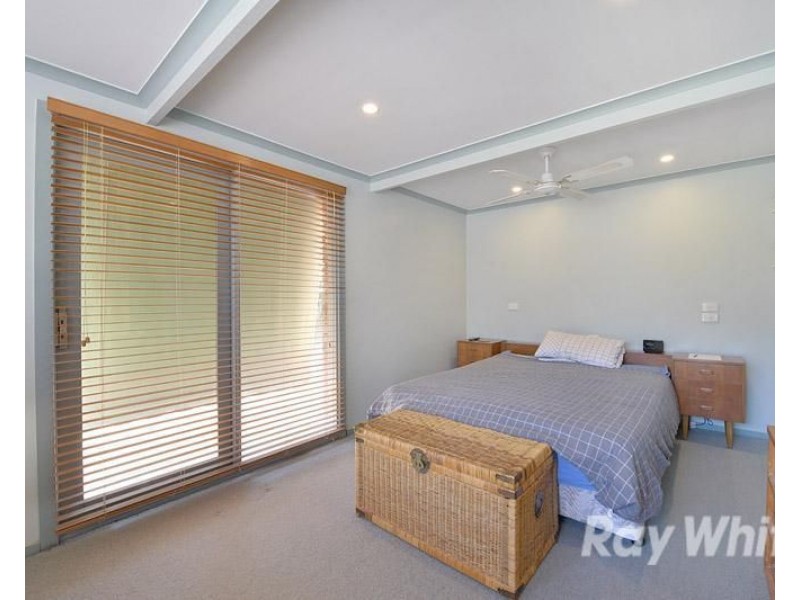 5 HENRY Road, Wantirna South VIC 3152