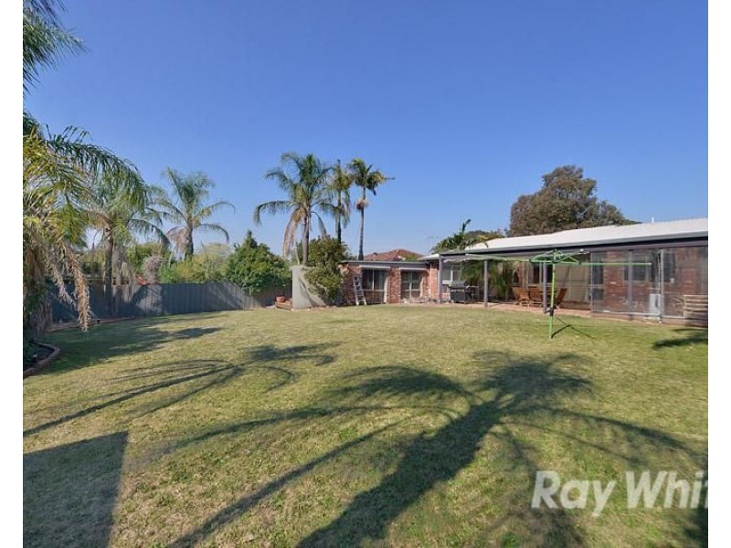 5 HENRY Road, Wantirna South VIC 3152