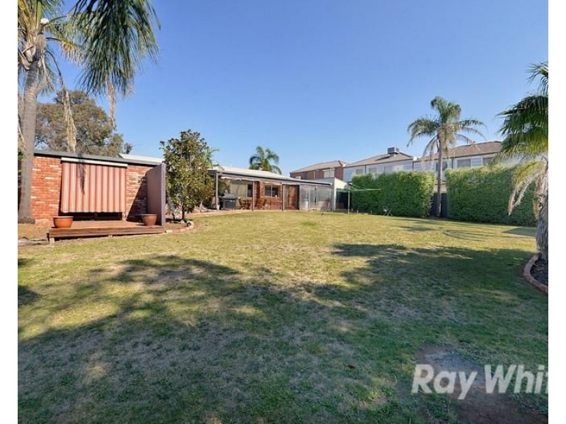 5 HENRY Road, Wantirna South VIC 3152