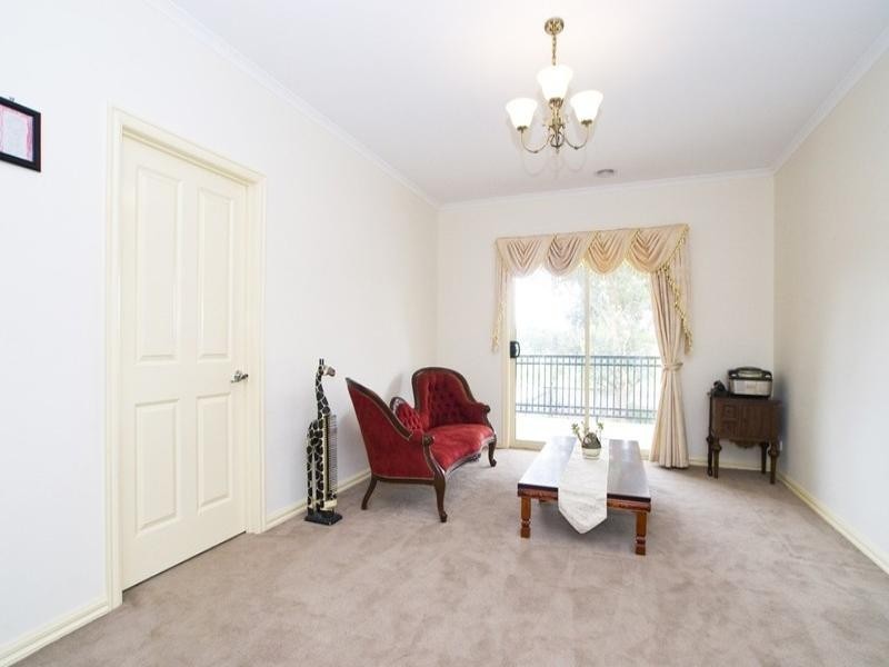 11 NYANDA Court, Croydon VIC 3136