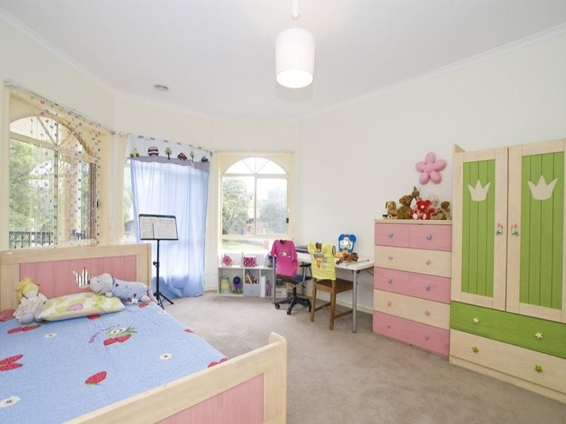 11 NYANDA Court, Croydon VIC 3136