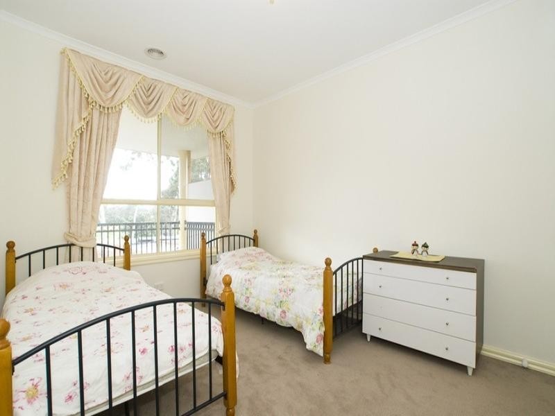 11 NYANDA Court, Croydon VIC 3136