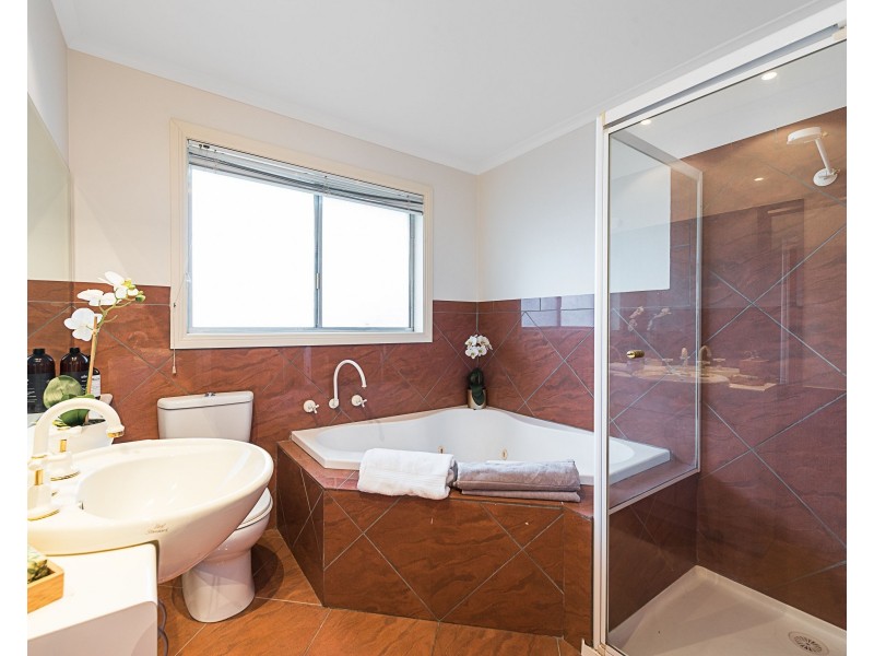 21 Emma Road, Croydon VIC 3136