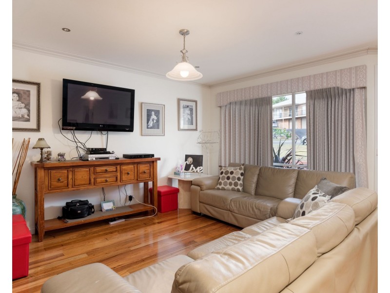 74 LAKEVIEW Drive, Lilydale VIC 3140