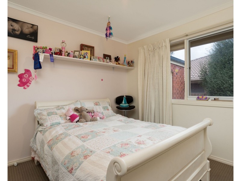 74 LAKEVIEW Drive, Lilydale VIC 3140