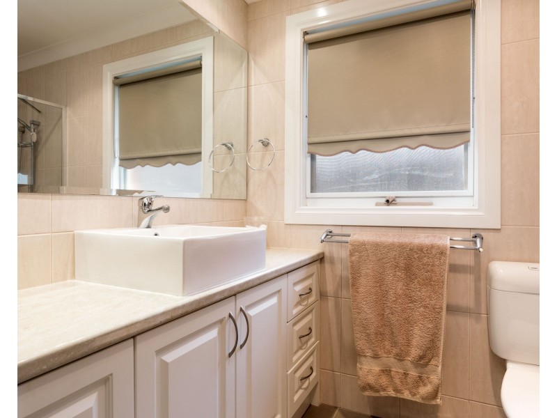74 LAKEVIEW Drive, Lilydale VIC 3140