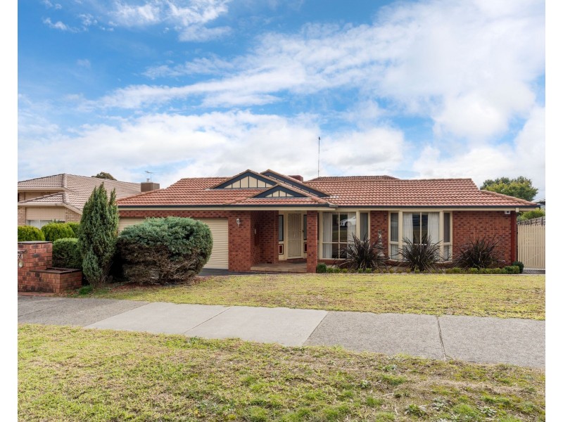 74 LAKEVIEW Drive, Lilydale VIC 3140