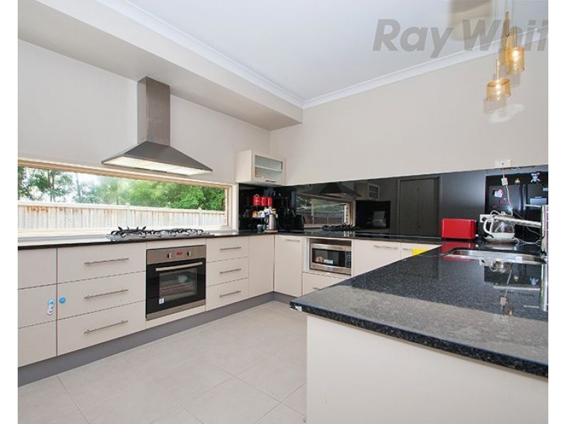 37 Norris Circuit, Croydon VIC 3136