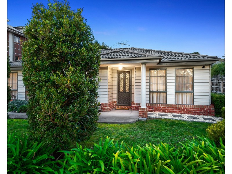 1/2 Springfield Avenue, Croydon VIC 3136