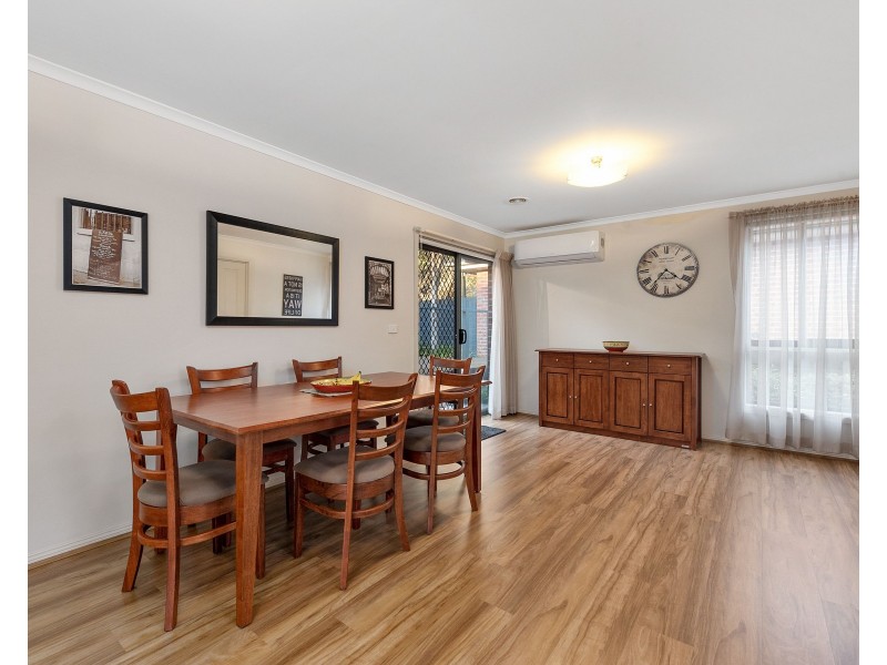 1/2 Springfield Avenue, Croydon VIC 3136