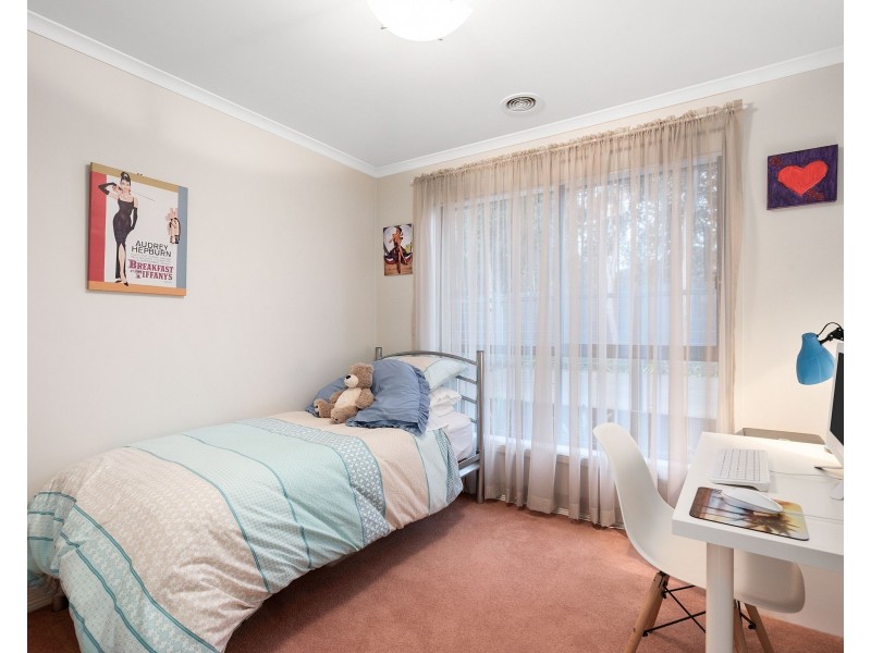 1/2 Springfield Avenue, Croydon VIC 3136