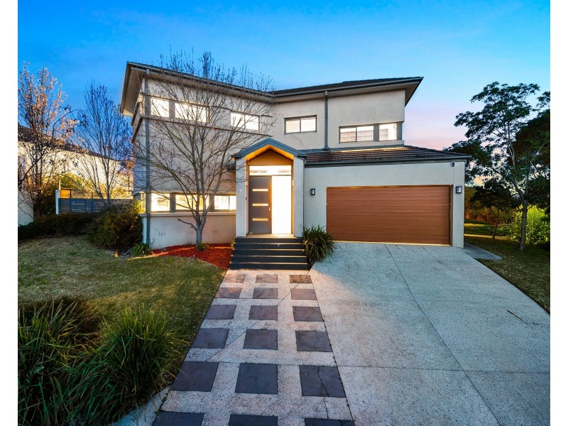 9 Pinehurst Place, Chirnside Park VIC 3116