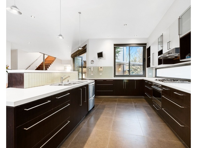 9 Pinehurst Place, Chirnside Park VIC 3116