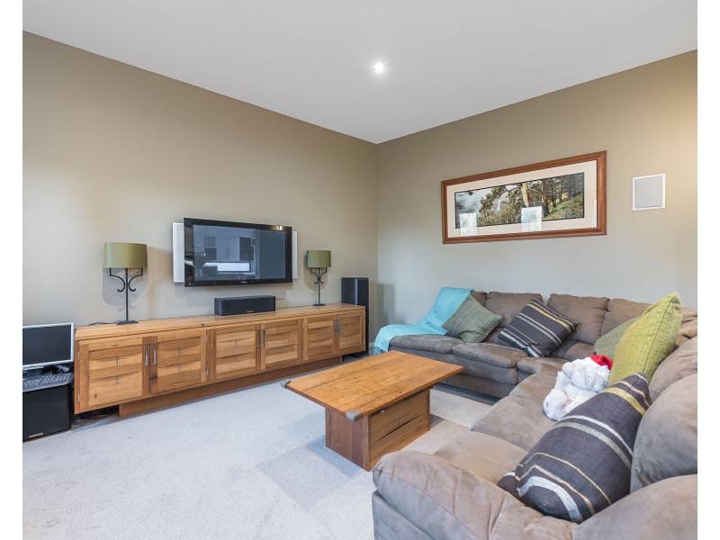 9 Pinehurst Place, Chirnside Park VIC 3116