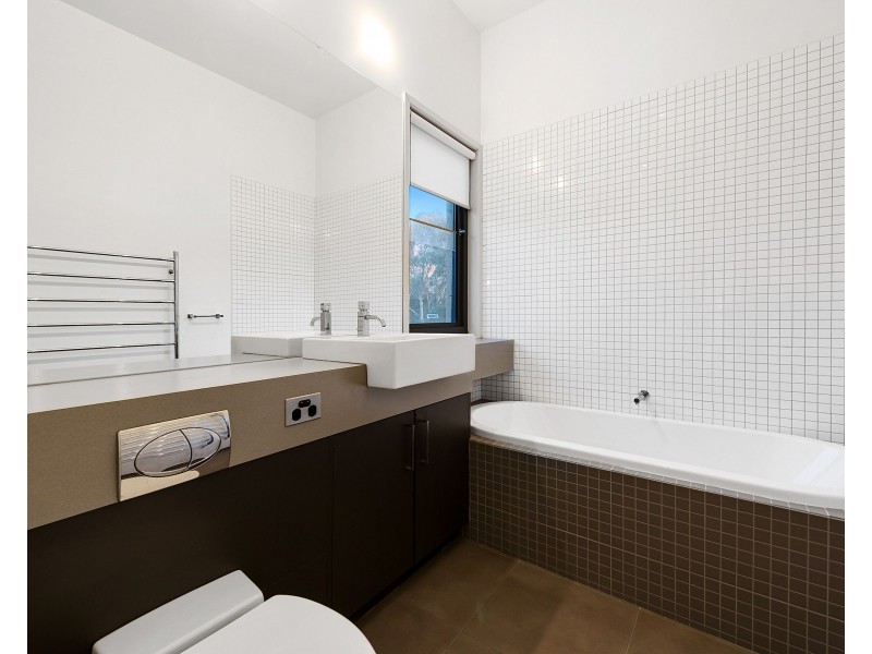 9 Pinehurst Place, Chirnside Park VIC 3116