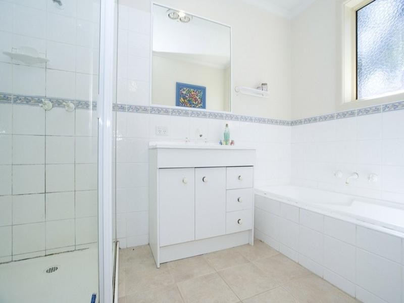 2, 11 WATTLE Road, Bayswater North VIC 3153