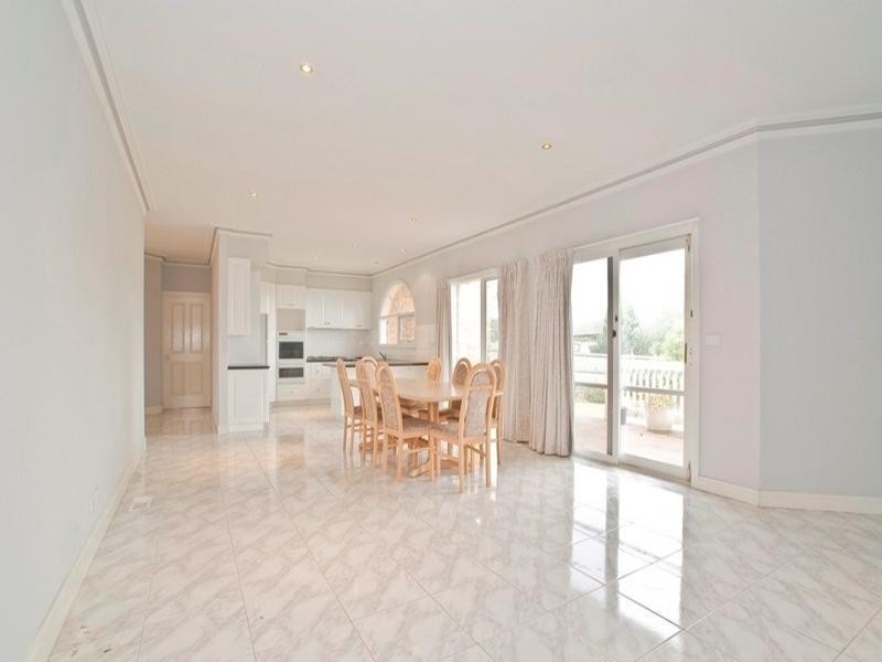 15 BILLANOOK Way, Chirnside Park VIC 3116