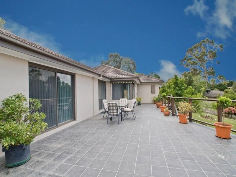 15 CAROLANNE Court, Mooroolbark VIC 3138