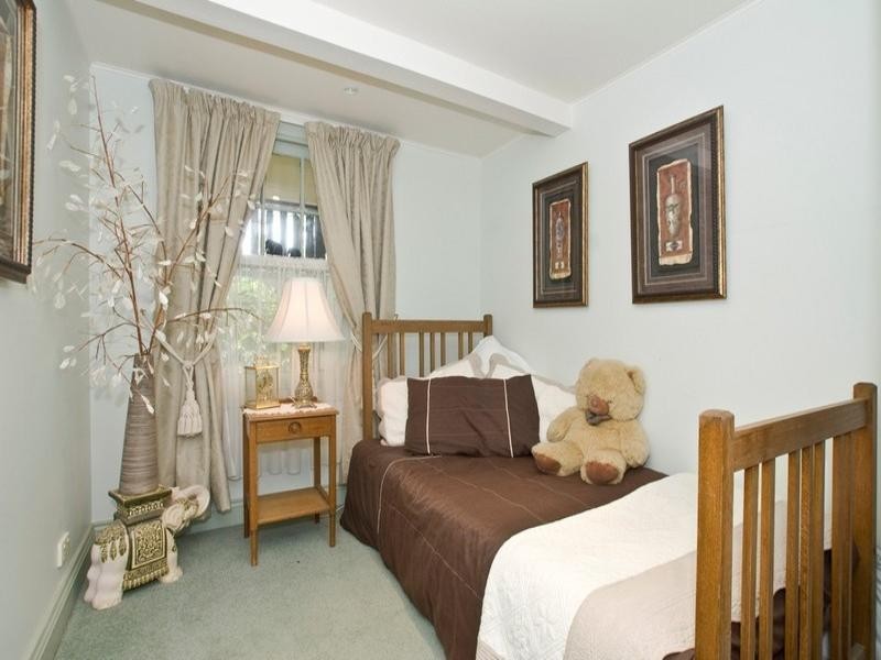 42 BROWNS Road, Montrose VIC 3765