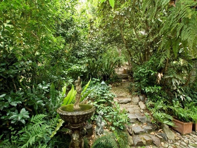 42 BROWNS Road, Montrose VIC 3765