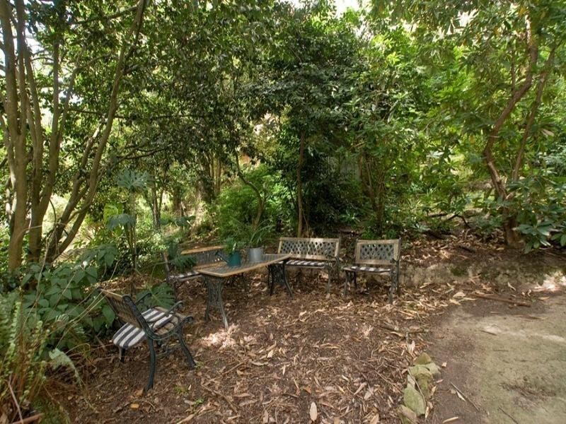 42 BROWNS Road, Montrose VIC 3765