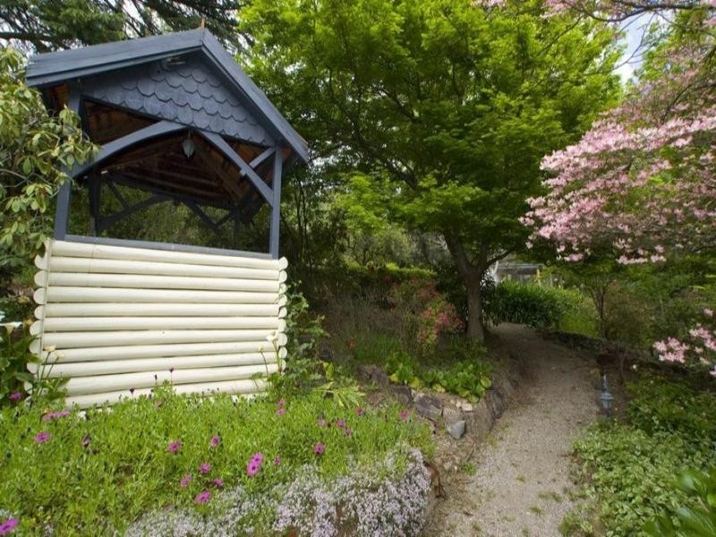 42 BROWNS Road, Montrose VIC 3765