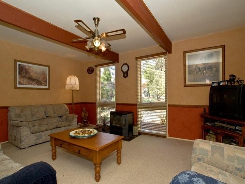 4 SHIRLEY Court, Croydon VIC 3136