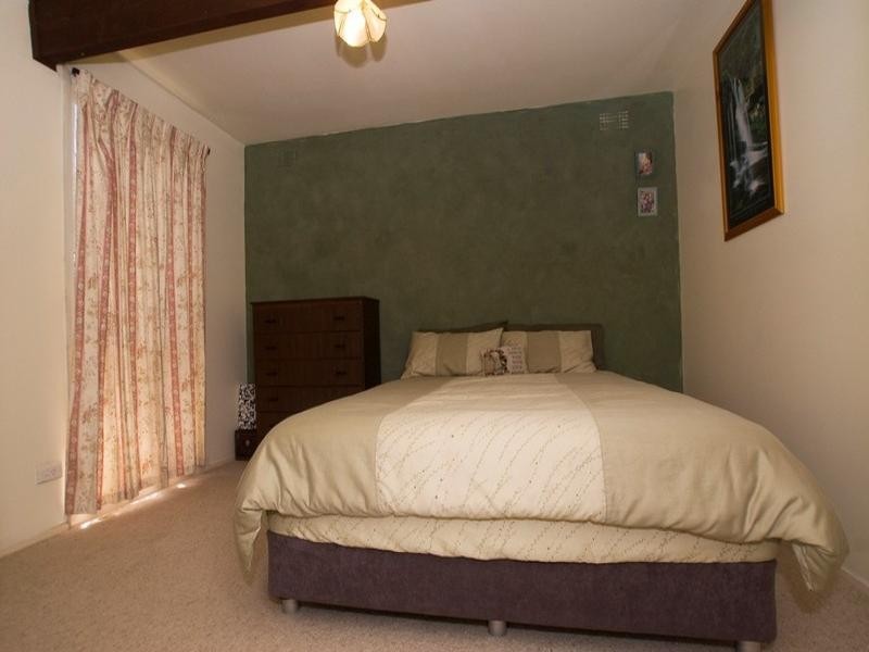 4 SHIRLEY Court, Croydon VIC 3136