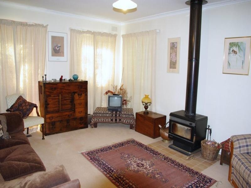 11 Wallara Crescent, Croydon VIC 3136