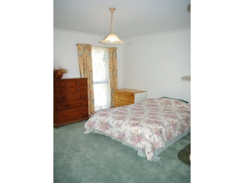 11 Wallara Crescent, Croydon VIC 3136