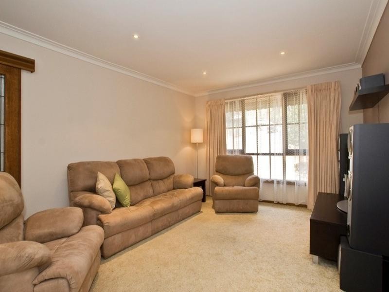 70 WARRIEN Road, Croydon North VIC 3136