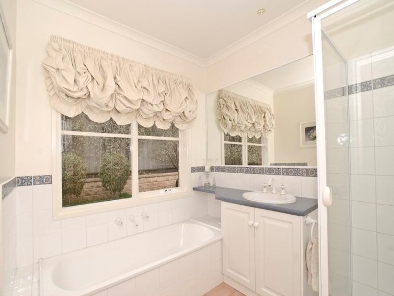 2 Morton Place, Chirnside Park VIC 3116