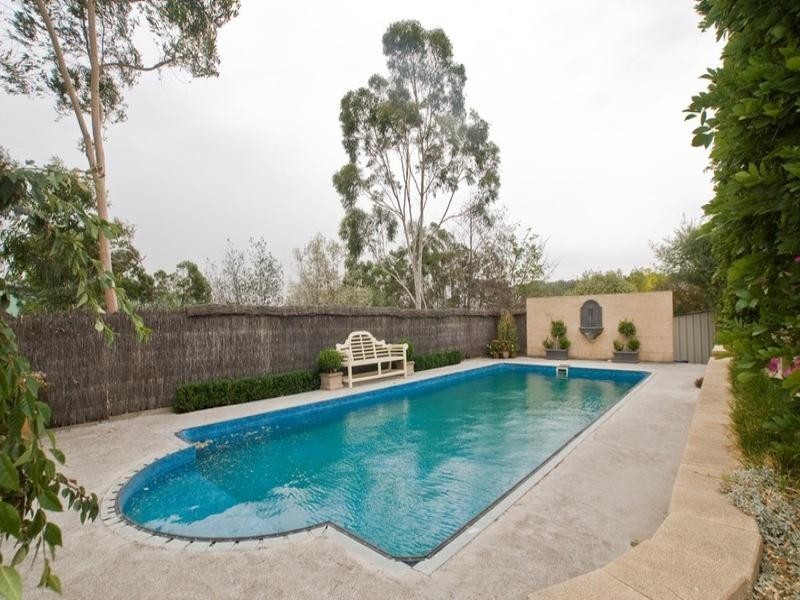 2 Morton Place, Chirnside Park VIC 3116