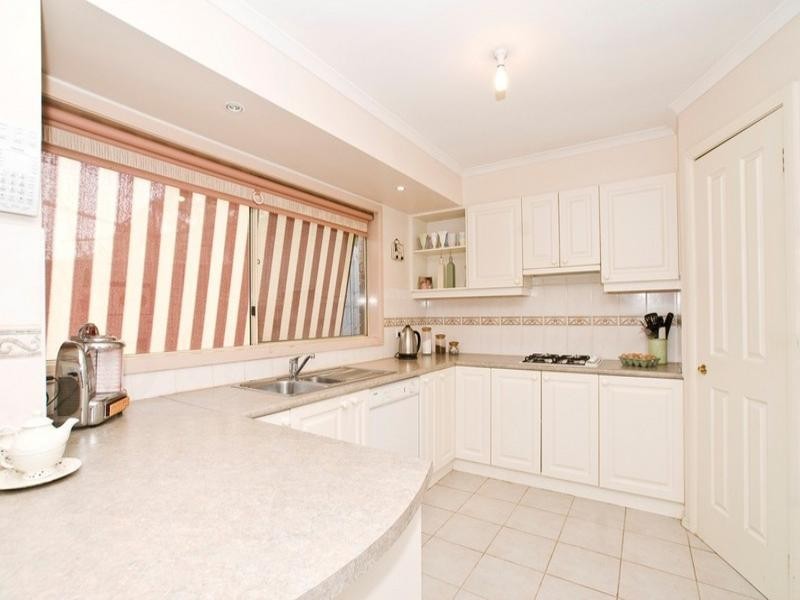 8 MAYFAIR Court, Chirnside Park VIC 3116