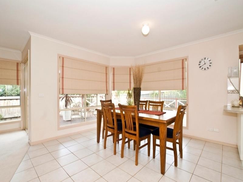 8 MAYFAIR Court, Chirnside Park VIC 3116